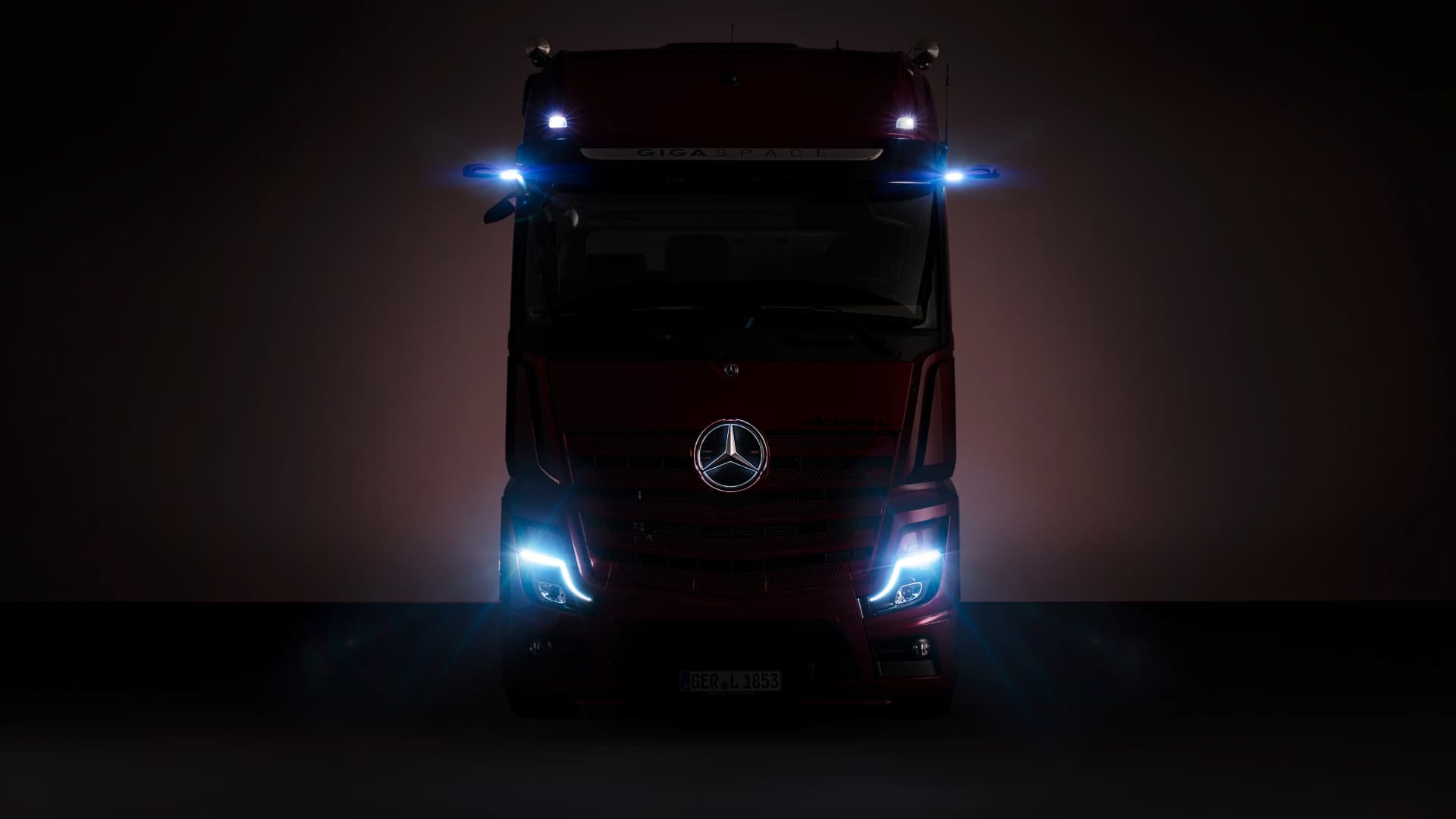 Mercedes Truck Image
